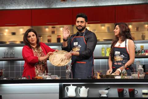 Abhishek Bachchan tries his hand at cooking on Farah Ki Daawat