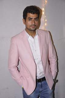 Pritam Singh poses for the media at Hum Log Awards