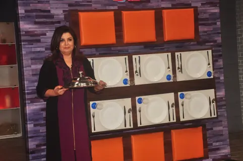 Farah Khan poses with a dish at the Launch of Farah Ki Daawat