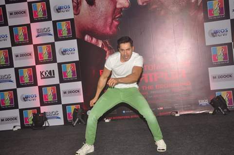 Varun Dhawan performs at the Promotions of Badlapur at R City Mall