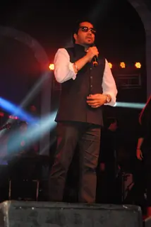 Mika Singh performs at Tulsi Kumar and Hitesh Rahlan's Sangeet Ceremony