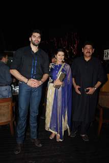 Kratika Sengar poses with her family at the Launch of Servicewali Bahu