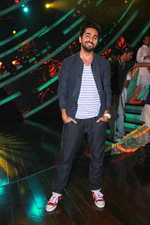 Ayushmann Khurrana at the Promotions of Dum Laga Ke Haisha on Sa Re Ga Ma Pa Li'l Champs 5