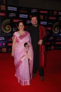 Nitin Mukesh poses with Wife at GIMA Awards 2015