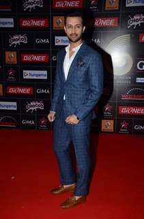 Atif Aslam poses for the media at GIMA Awards 2015