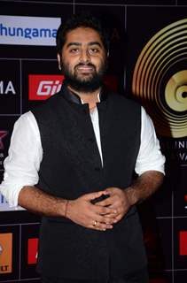 Arijit Singh poses for the media at GIMA Awards 2015