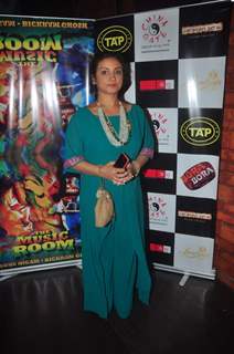 Divya Dutta poses for the media at Sonu Nigam and Bickram Ghosh's Album Launch