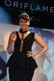 Huma Qureshi poses with the product at the Launch of Oriflame Matte Lipstick