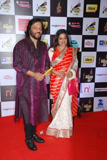 Roop Kumar Rathod and Sunali Rathod pose for the media at Radio Mirchi Awards