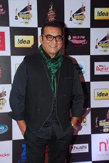 Abhijeet Bhattacharya poses for the media at Radio Mirchi Awards