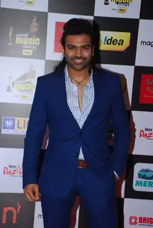 Sreeram Chandra poses for the media at Radio Mirchi Awards