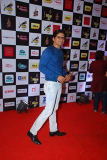 Shaan poses for the media at Radio Mirchi Awards