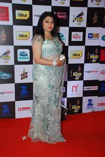 Kiran Juneja poses for the media at Radio Mirchi Awards