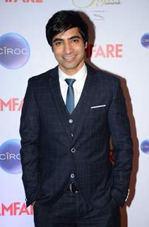 Arfi Lamba poses for the media at Filmfare Glamour and Style Awards