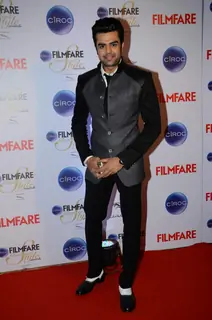 Manish Paul poses for the media at Filmfare Glamour and Style Awards