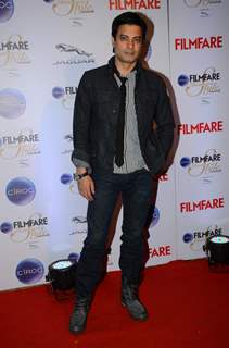 Rahul Bhat poses for the media at Filmfare Glamour and Style Awards