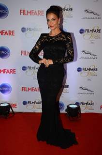 Elli Avram poses for the media at Filmfare Glamour and Style Awards