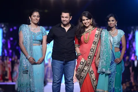 Aamir Khan with Shaina N.C at Fevicol Caring With Style