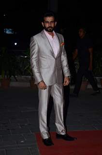 Jay Bhanushali poses for the media at Tulsi Kumar's Wedding Reception