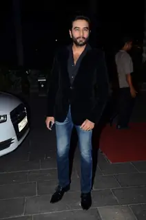 Shekhar Ravjiani poses for the media at Tulsi Kumar's Wedding Reception