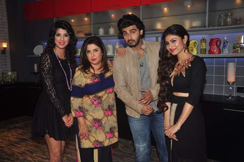 Celebs pose for the media at Farah Ki Daawat