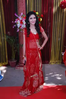 Itna Karo Na Mujhe Pyaar