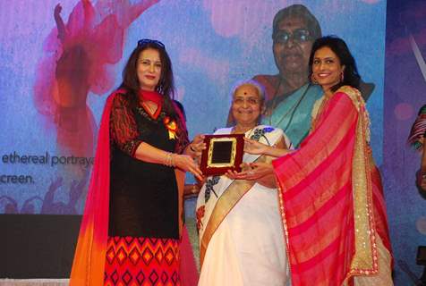 Poonam Dhillon presents an award at Being Woman Event
