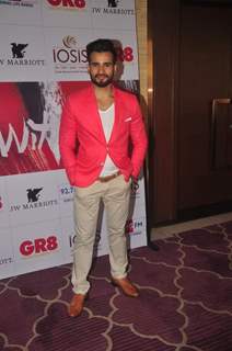 Karan Tacker poses for the media at GR8 Beti Bash