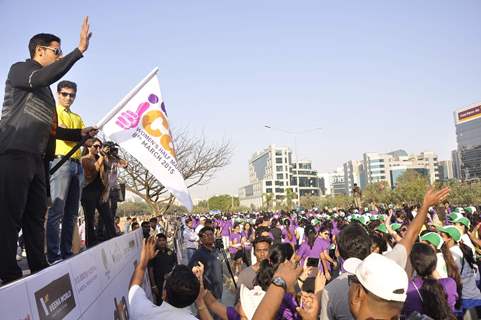 Sidharth Malhotra flags off the DNA Race