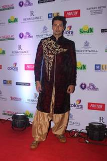 Rajneesh Duggal at the Smile Foundation's Charity Fashion Show with True Fitt and Hill Styling