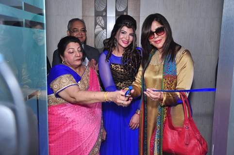 Zeenat Aman launches Skin Lounge in Mumbai