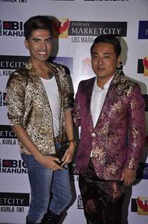 Sushant Divgikar poses with a friend at Ken Ferns 2015 Collection Bash