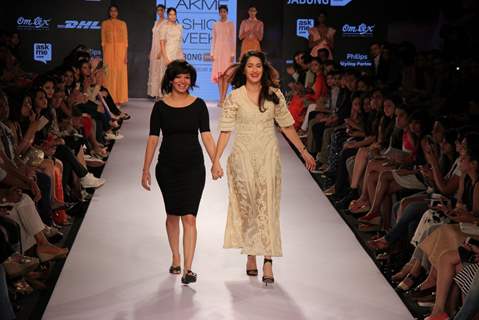 Sagarika Ghatge with Pallavi Singhee at the Lakme Fashion Week 2015 Day 1