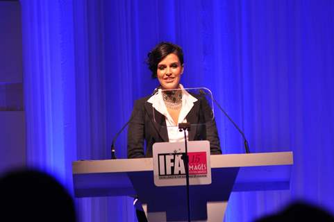 Neha Dhupia interacts with the audience at India Fashion Forum Awards 2015