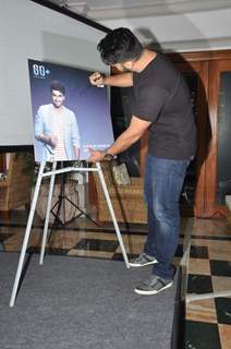 Arjun Kapoor signs his autograph at Earth Hour Press Meet