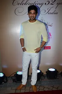 Siddharth Shukla poses for the media at Femina Miss India 2015 Bash