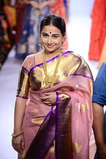 Vidya Balan walks the ramp for Gaurang at the Lakme Fashion Week 2015 Day 2