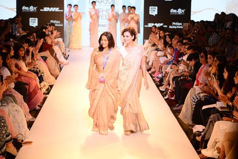 Dia Mirza walks the ramp for Anavila at the Lakme Fashion Week 2015 Day 2