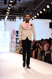 Asif Azim walks the ramp for Raghavendra Rathore at the Lakme Fashion Week 2015 Day 2