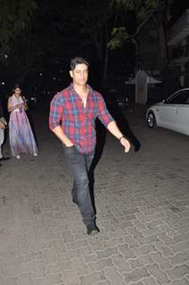 Mohit Raina poses for the media at Karim Morani's Birthday Bash