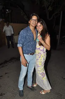 Shaan poses with wife Radhika Mukherjee at Karim Morani's Birthday Bash
