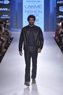 Aditya Roy Kapur walks for Tom Tailor at Lakme Fashion Week 2015 Day 3