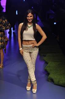 Elli Avram walks the ramp at Lakme Fashion Week 2015 Day 3