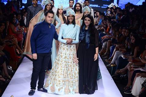 Sonam and Paras Modi Show at Lakme Fashion Week 2015 Day 4