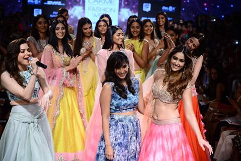 Ileana D'Cruz walks for Anushree Reddy at Lakme Fashion Week 2015 Day 4