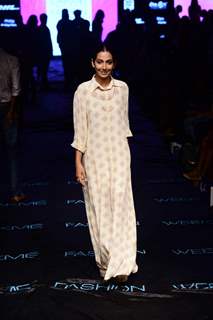 Monica Dogra walks the ramp at Lakme Fashion Week 2015 Day 4