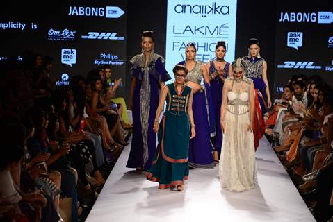 Akshara Haasan walks for Anaikka at Lakme Fashion Week 2015 Day 4