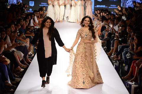 Tammanah walks for Payal Singhal at Lakme Fashion Week 2015 Day 4