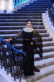 Deepika Padukone walks for Anamika at the Grand Finale of Lakme Fashion Week 2015