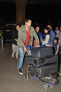Sidharth Malhotra was snapped at Airport with his Family